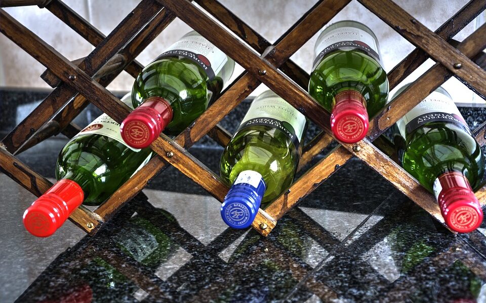 Underground Cellar Offers Expert Advice on Storing Wine Motivirus